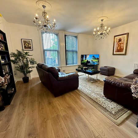 Lovely 2 Bed Apartment, Arnold Town Centre. نوتينغهام المظهر الخارجي الصورة