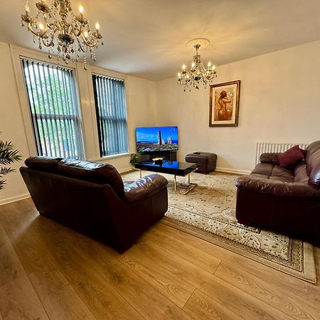 Lovely 2 Bed Apartment, Arnold Town Centre. نوتينغهام المظهر الخارجي الصورة