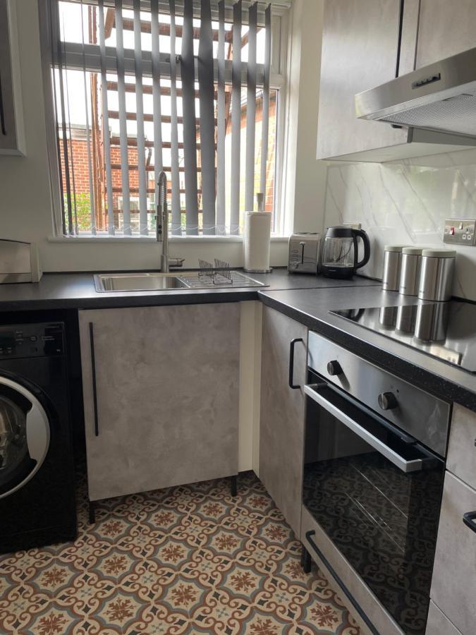 Lovely 2 Bed Apartment, Arnold Town Centre. نوتينغهام المظهر الخارجي الصورة